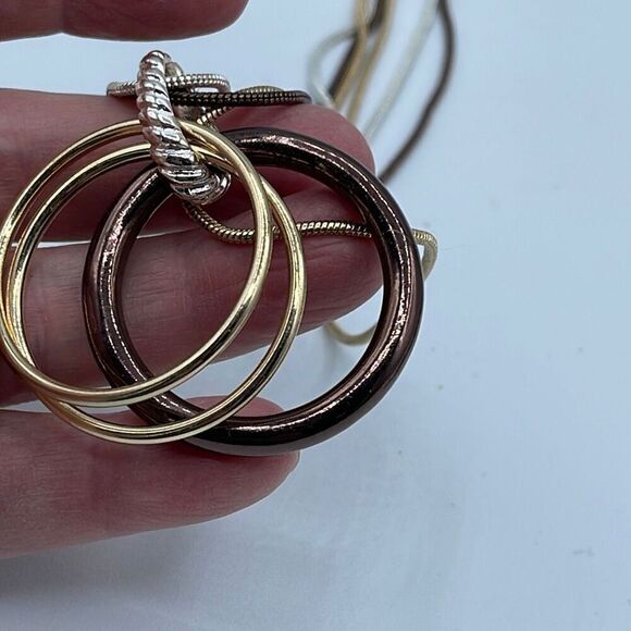 Triple strand mixed metals chains rings pendant necklace - Picture 3 of 10